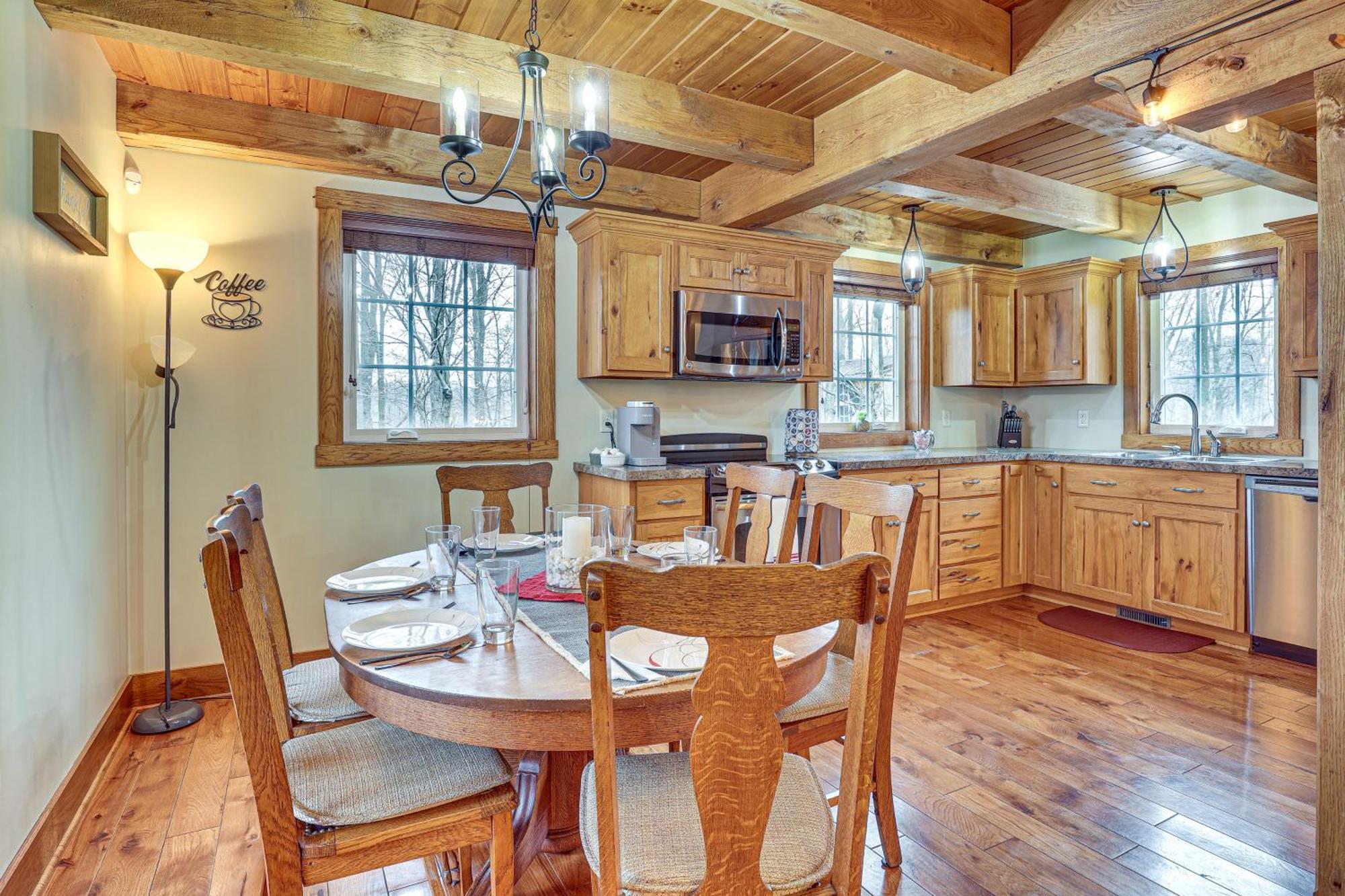 Happy Haven Hill Cabin With Patio And Fire Pit! Villa Dundee Eksteriør billede