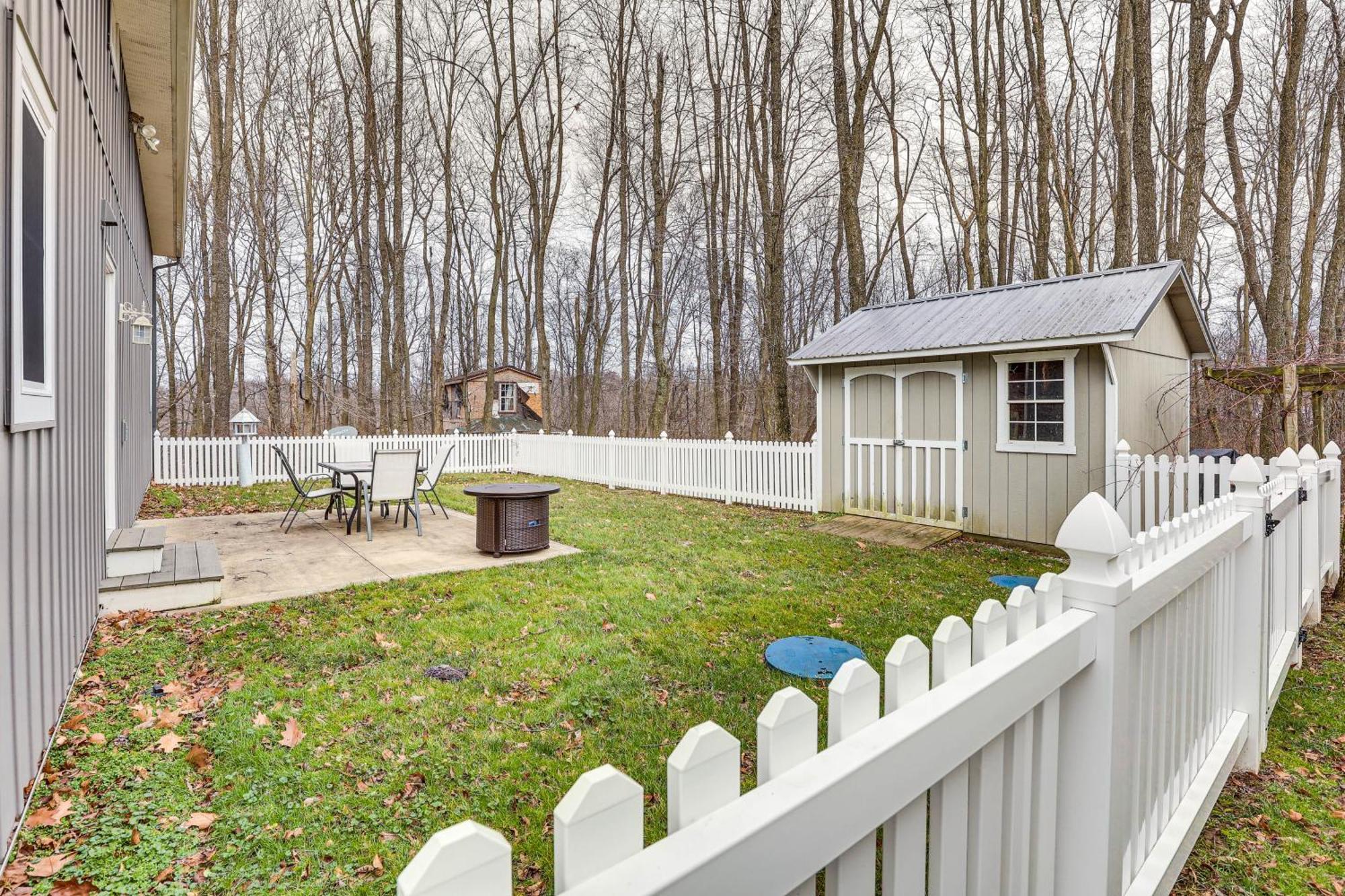 Happy Haven Hill Cabin With Patio And Fire Pit! Villa Dundee Eksteriør billede